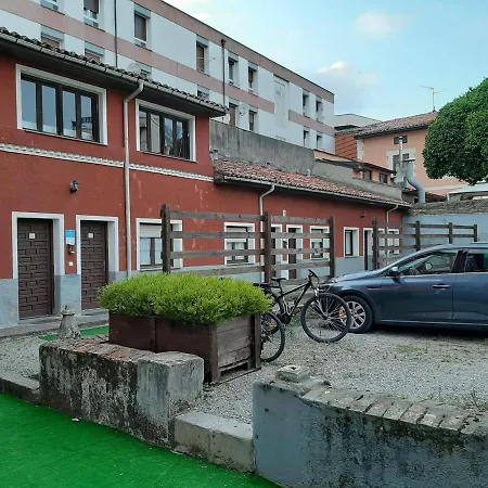 La Casona Del Peregrino אכסניה לאנס