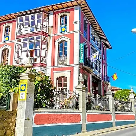 La Casona Del Peregrino Hostel Llanes